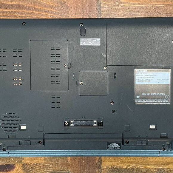 Toshiba Laptop - TECRA R950 (Upgraded) - Picture 4 of 7